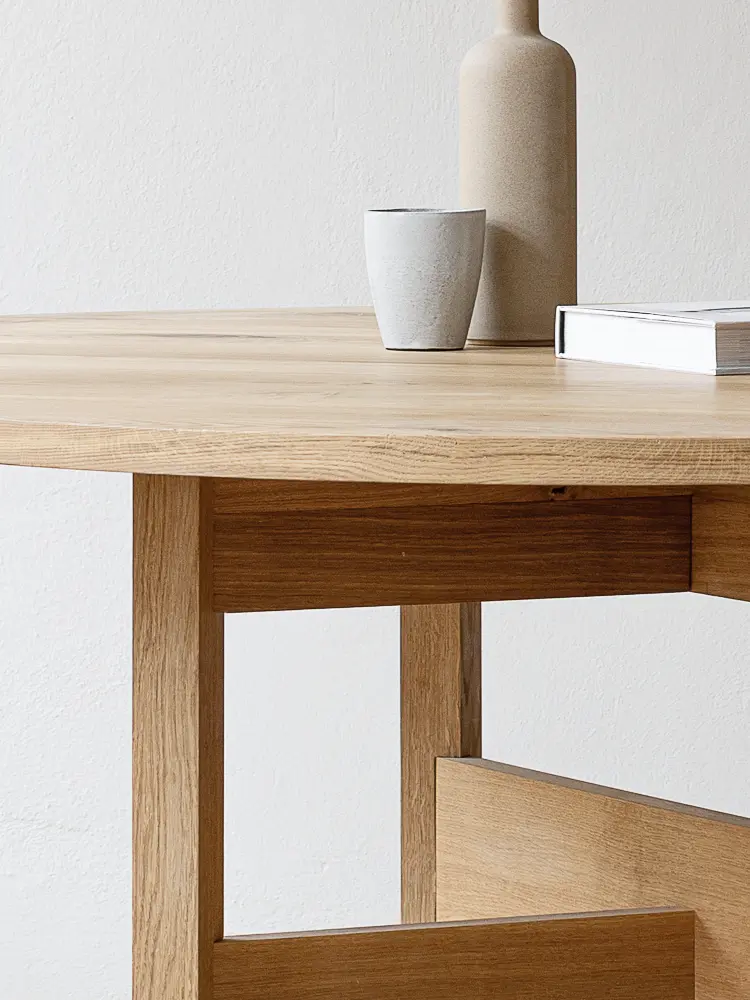 NUTSANDWOODS – Atelier Table Round